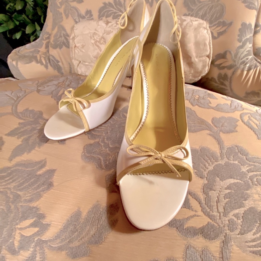 Antonio Melani heels white/muted yellow sz 9